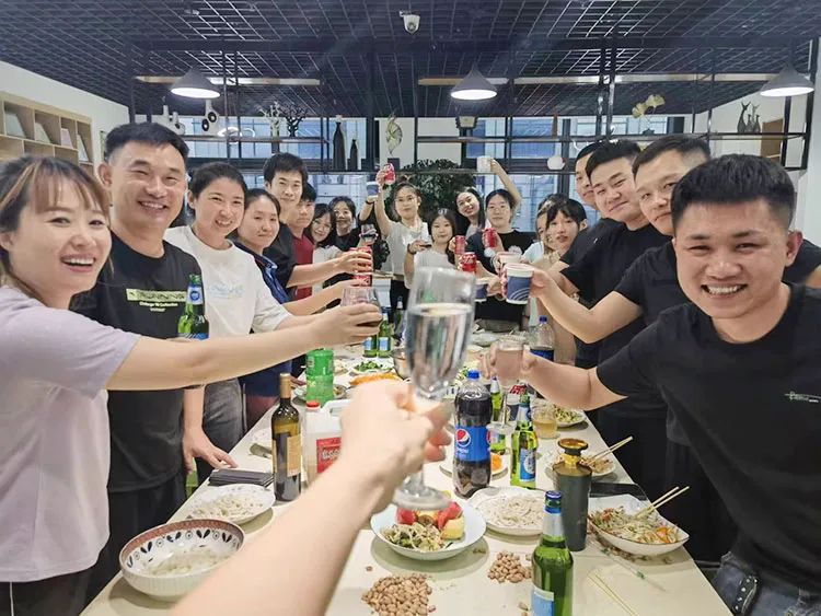 滄州智博十八周年團(tuán)建活動(dòng)--風(fēng)華歲月，感恩同行